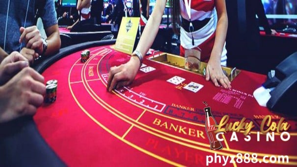 Kapag naglaro ka ng Baccarat online o sa totoong buhay na casino, may ilang termino na kailangan mong maunawaan. Kabilang sa mga ito ang: